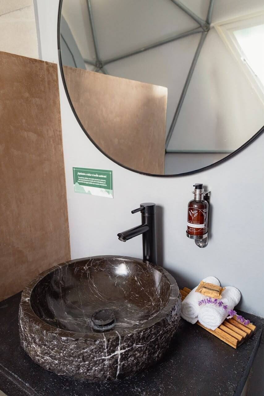 Standard Room, Patio, Courtyard View | Bathroom | Free toiletries, towels, soap, shampoo