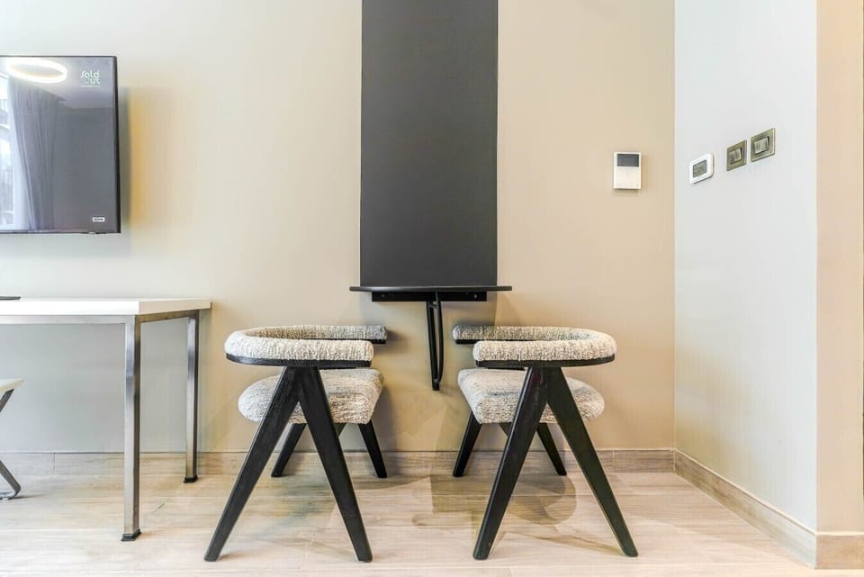 8-Dining Area_2