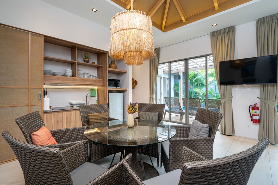 Villa, 3 Bedrooms, Private Pool, Pool View | Dining