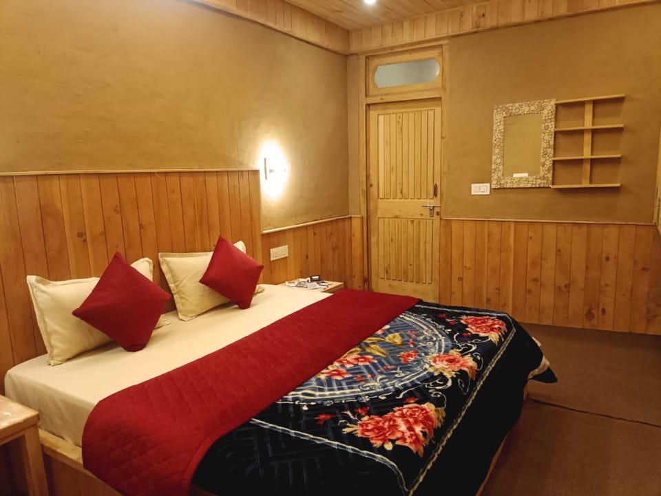 Standard Room | Rollaway beds (surcharge), bed sheets