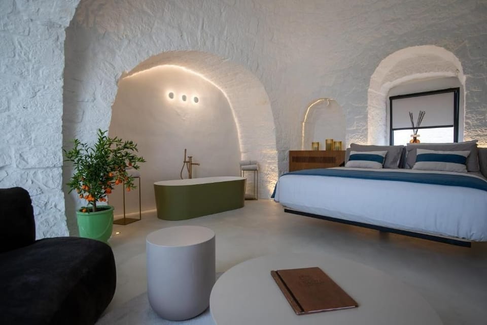 Honeymoon Suite, 1 King Bed | Premium bedding, down comforters, memory foam beds, minibar