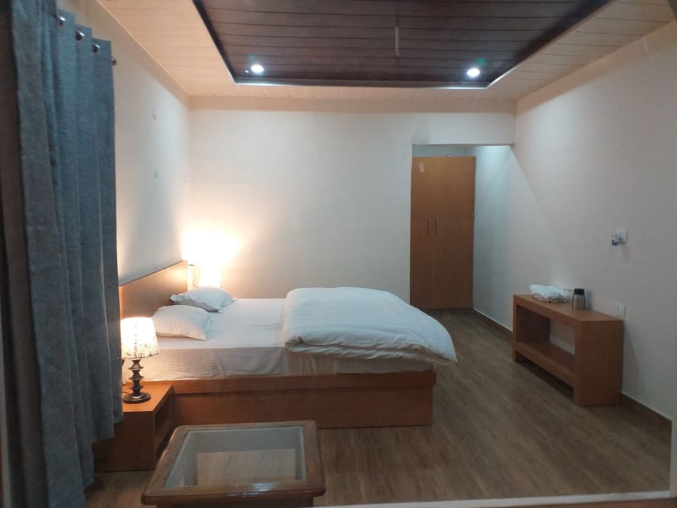 Family Double Room, Balcony | Bed sheets