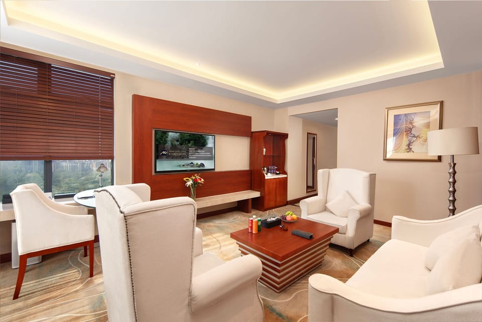 Superior Suite | Living area
