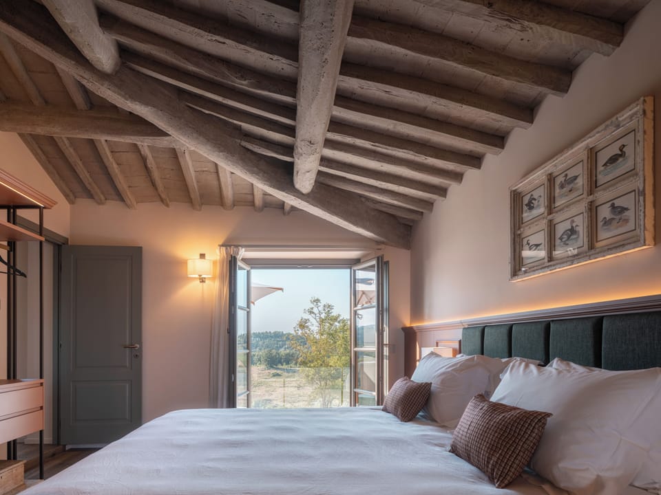 Luxury Suite, Vineyard View | In-room safe, desk, laptop workspace, soundproofing