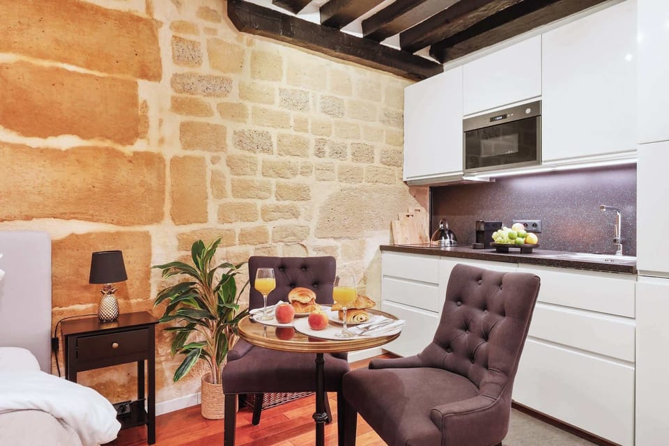 The kitchen and dining area
