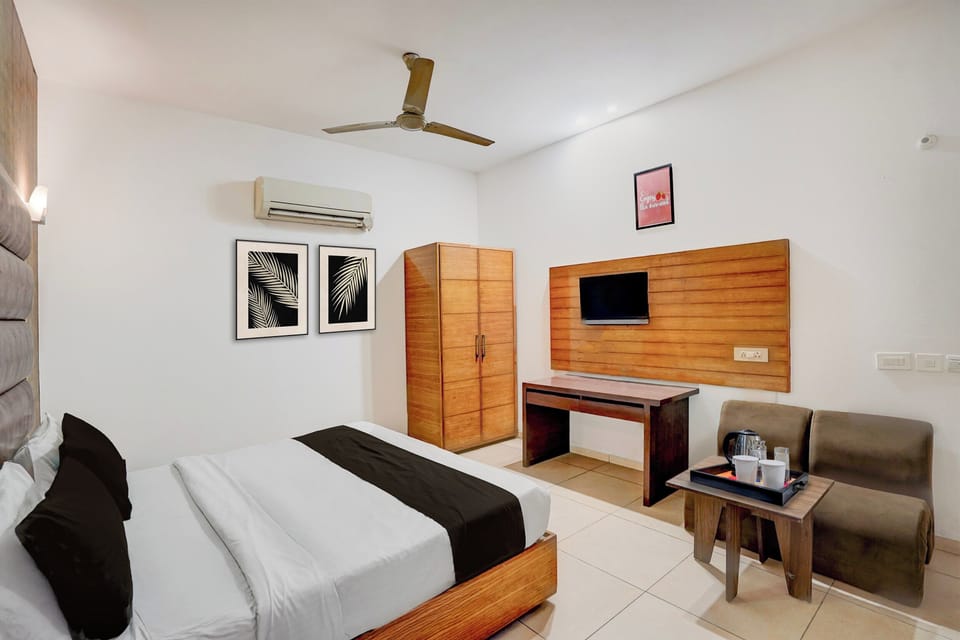 Classic Room | Desk, WiFi (free), bed sheets