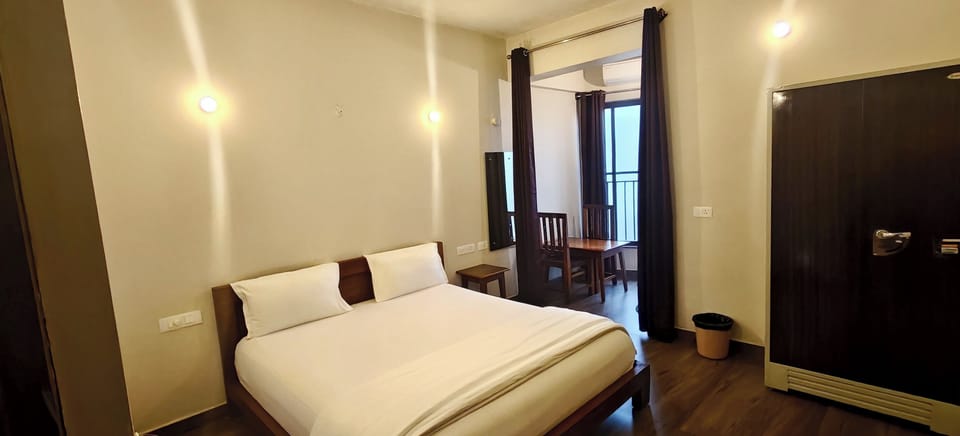 Comfort Single Room, Balcony, Mountain View