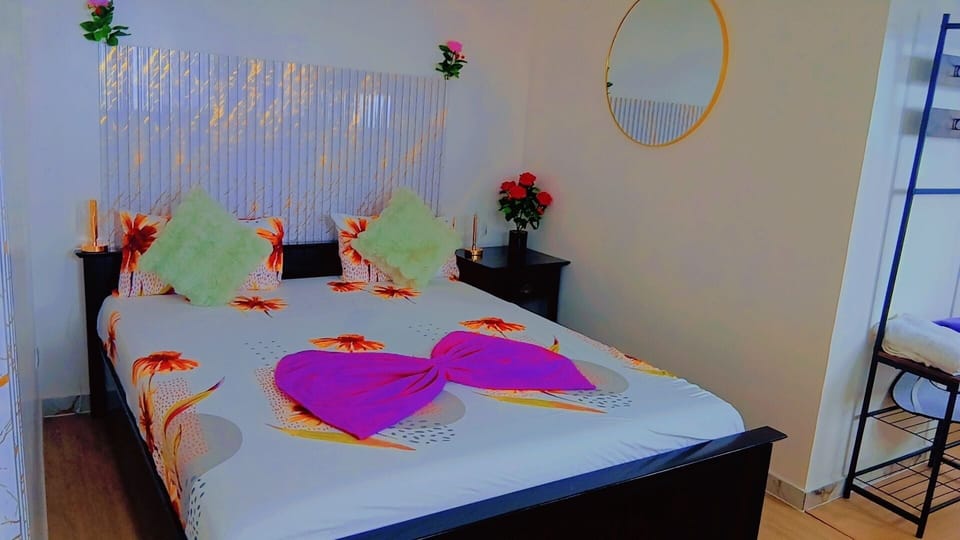 Double Room, Mountain View | Desk, laptop workspace, WiFi (free)