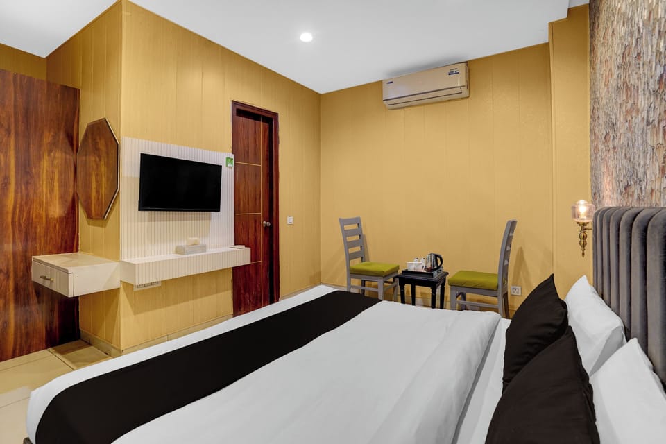 Classic Room | Desk, WiFi (free), bed sheets