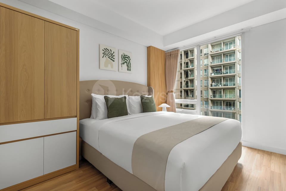 Apartment, 3 Bedrooms, City View | Desk, laptop workspace, iron/ironing board, WiFi (free)