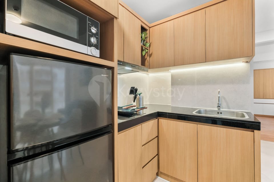 Apartment, 3 Bedrooms, City View | Private kitchen | Full-size fridge, microwave, stovetop, cookware/dishes/utensils