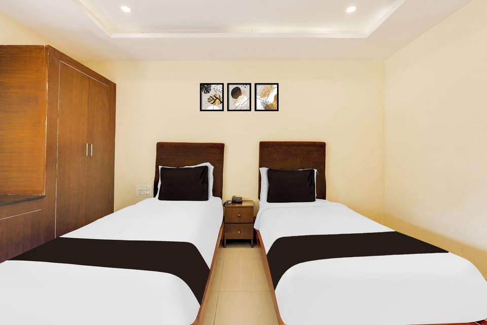 Classic Room | Desk, WiFi (free), bed sheets