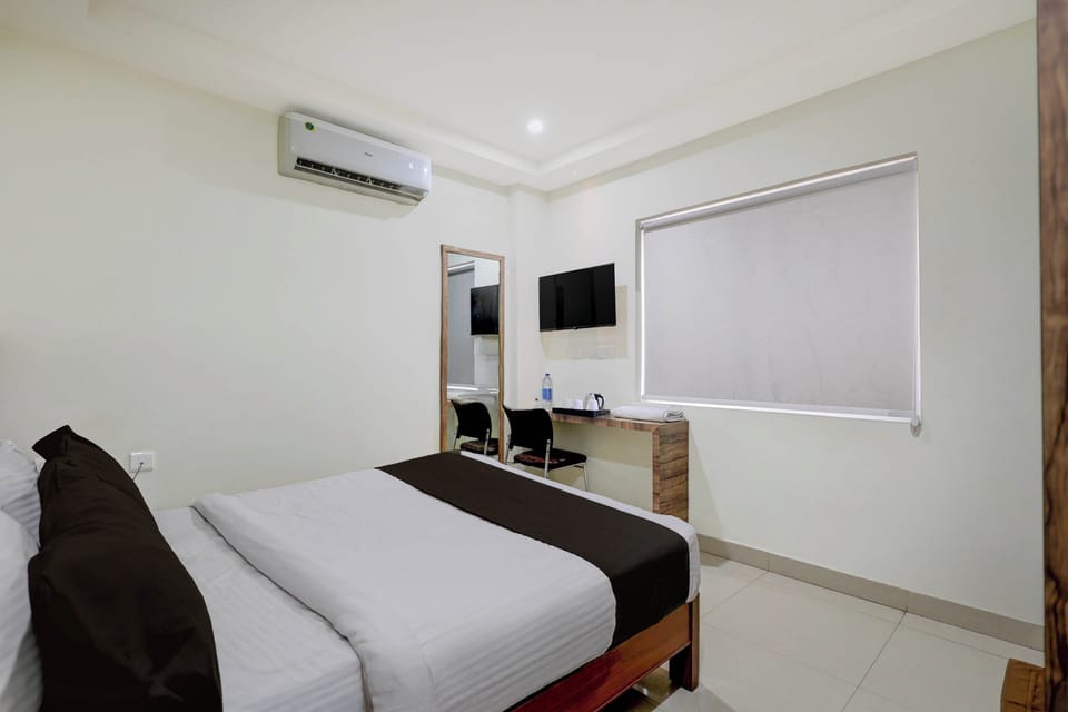 Classic Room | Desk, WiFi (free), bed sheets