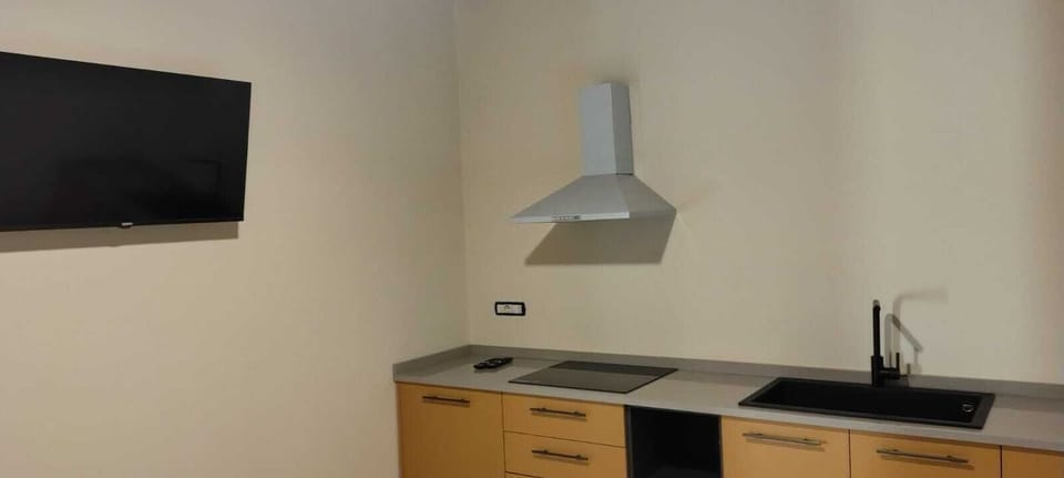 Deluxe Apartment, Patio, Garden View | Interior
