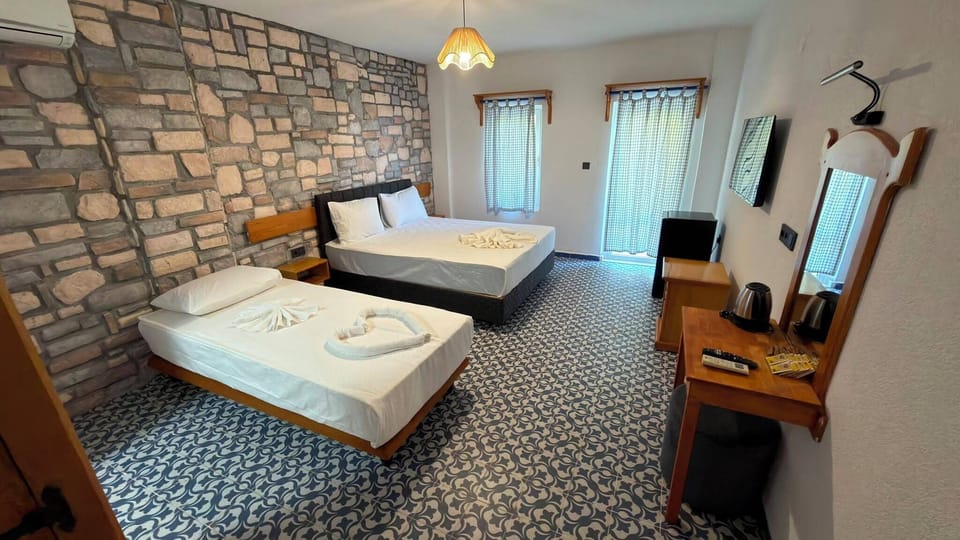 Premium bedding, WiFi (free), individually furnished, bed sheets