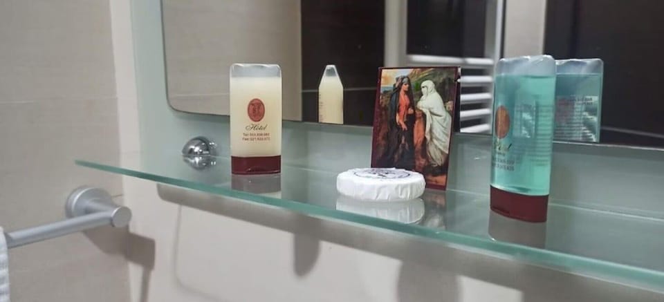Shower, towels, soap, shampoo