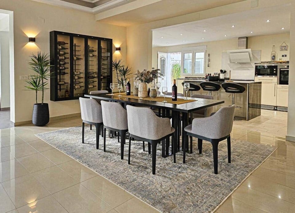 Dining/Kitchen
