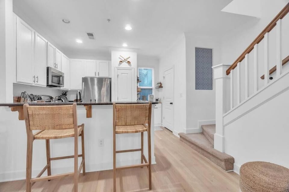 Townhome | Private kitchen | Dining table
