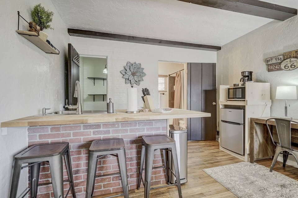 Eating counter and kitchenette