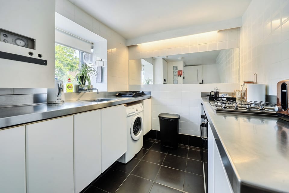 Fridge, microwave, oven