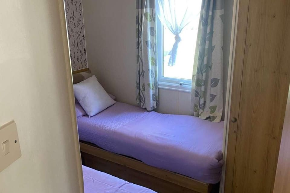 3 bedrooms, iron/ironing board, WiFi (free), bed sheets