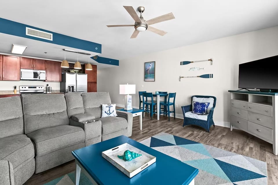 Condo, 1 King Bed with Sofa bed (Laketown Wharf 1817) | Living area