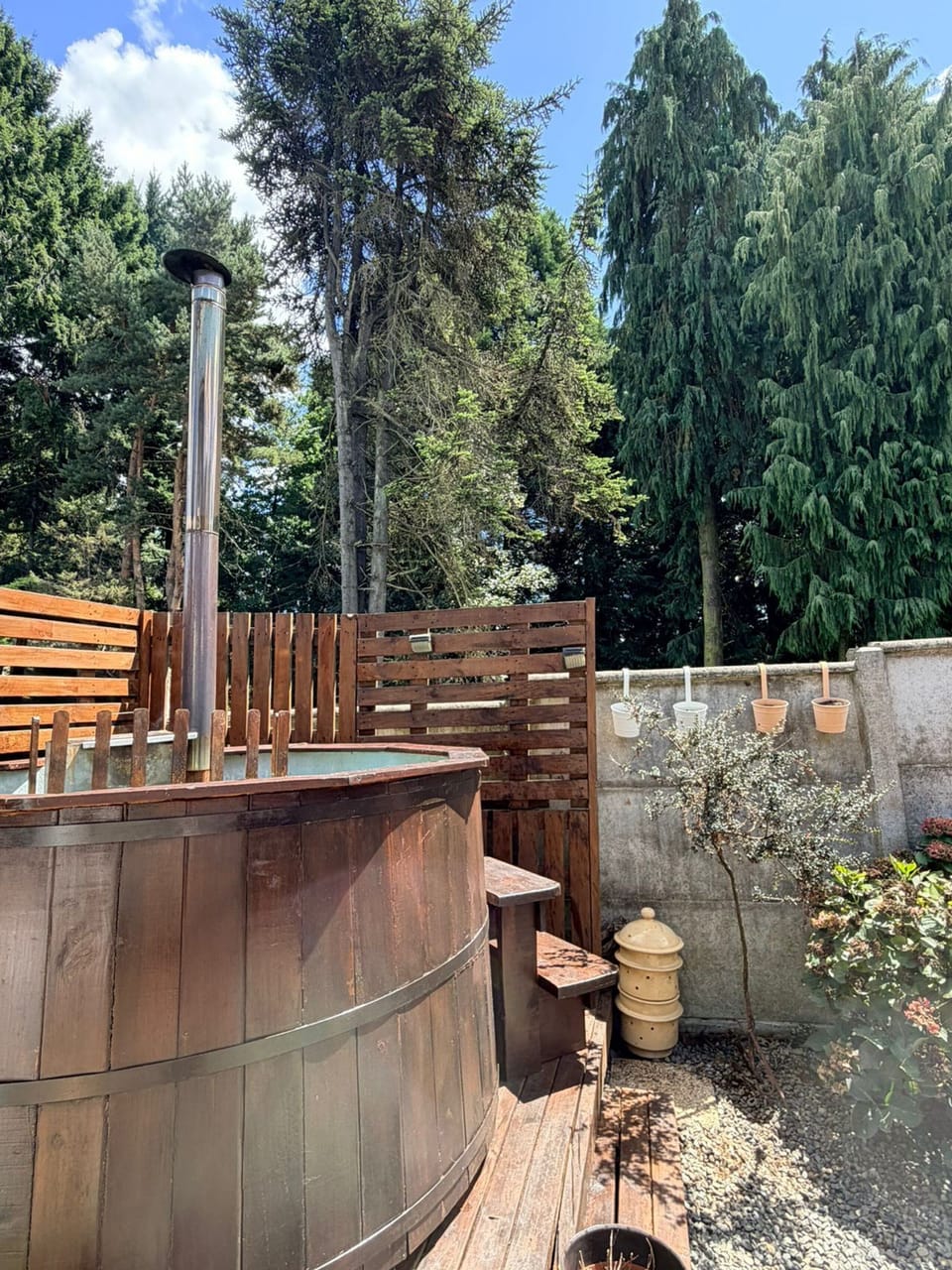 Chalet | Outdoor spa tub