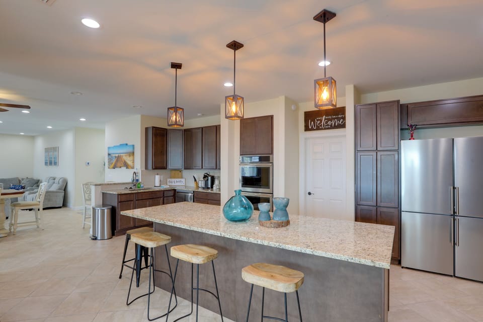 House (6 Bedrooms) | Interior