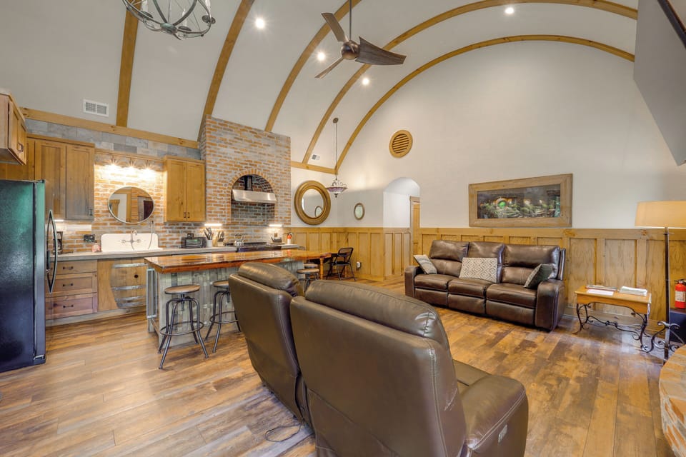 House (2 Bedrooms) | Interior