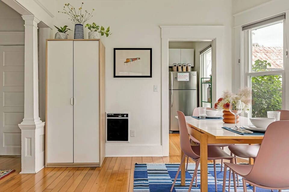 The primary heater is located in the dining room which is high powered and can quickly raise the temp. 