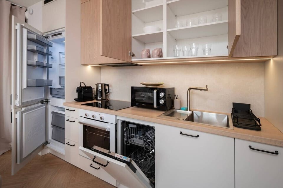 Modern Apartment in Łódź City Center with Terrace & Parking | RENTUJEMY.COM