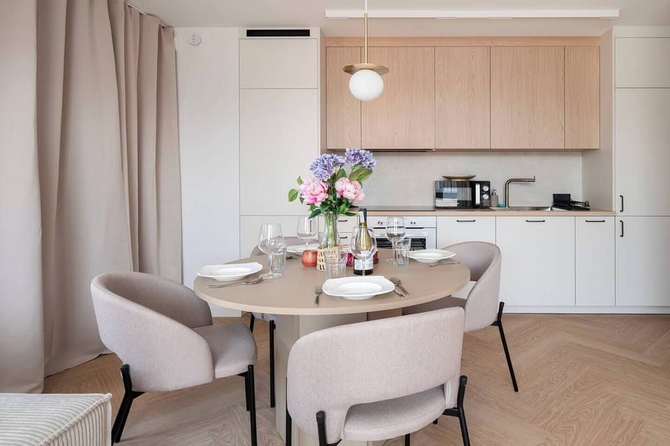Modern Apartment in Łódź City Center with Terrace & Parking | RENTUJEMY.COM