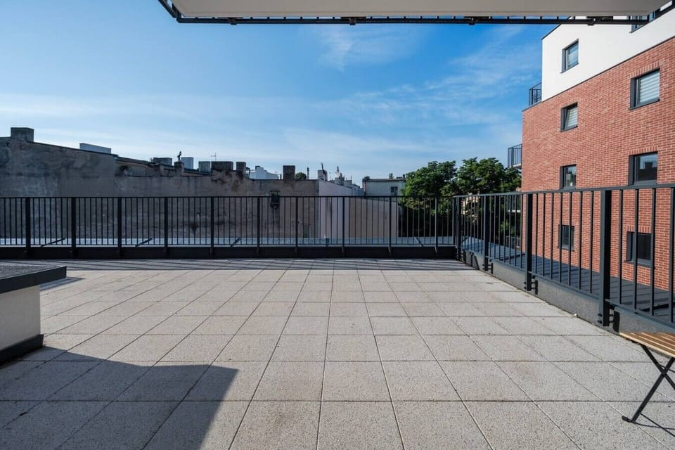 Modern Apartment in Łódź City Center with Terrace & Parking | RENTUJEMY.COM