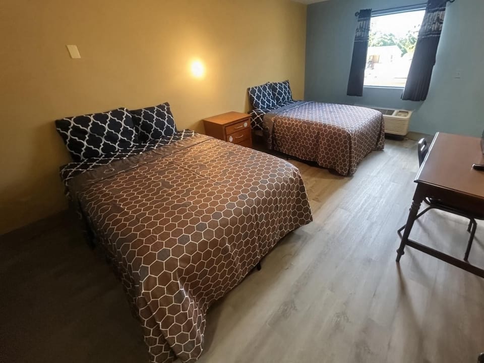 Double or Twin Room | WiFi (free)