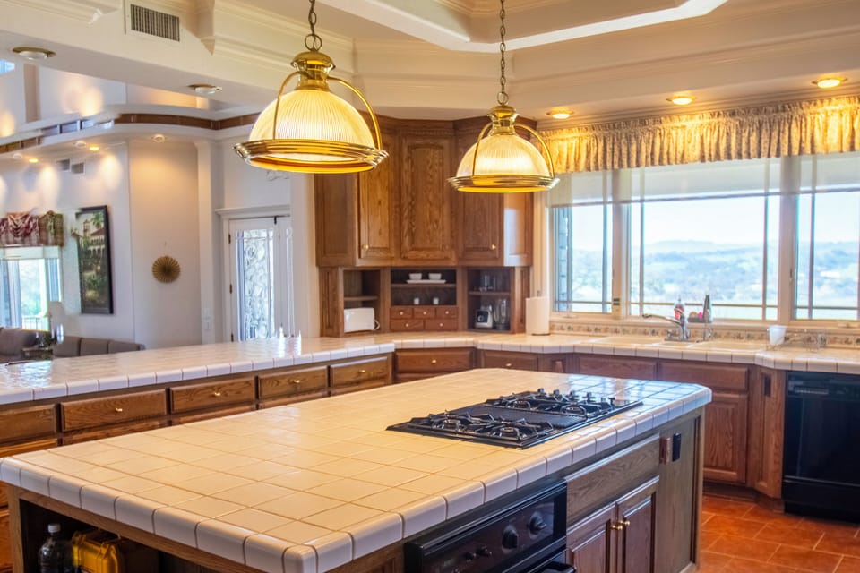 House, Multiple Beds, Patio, Garden View (Santellan Manor) | Private kitchen