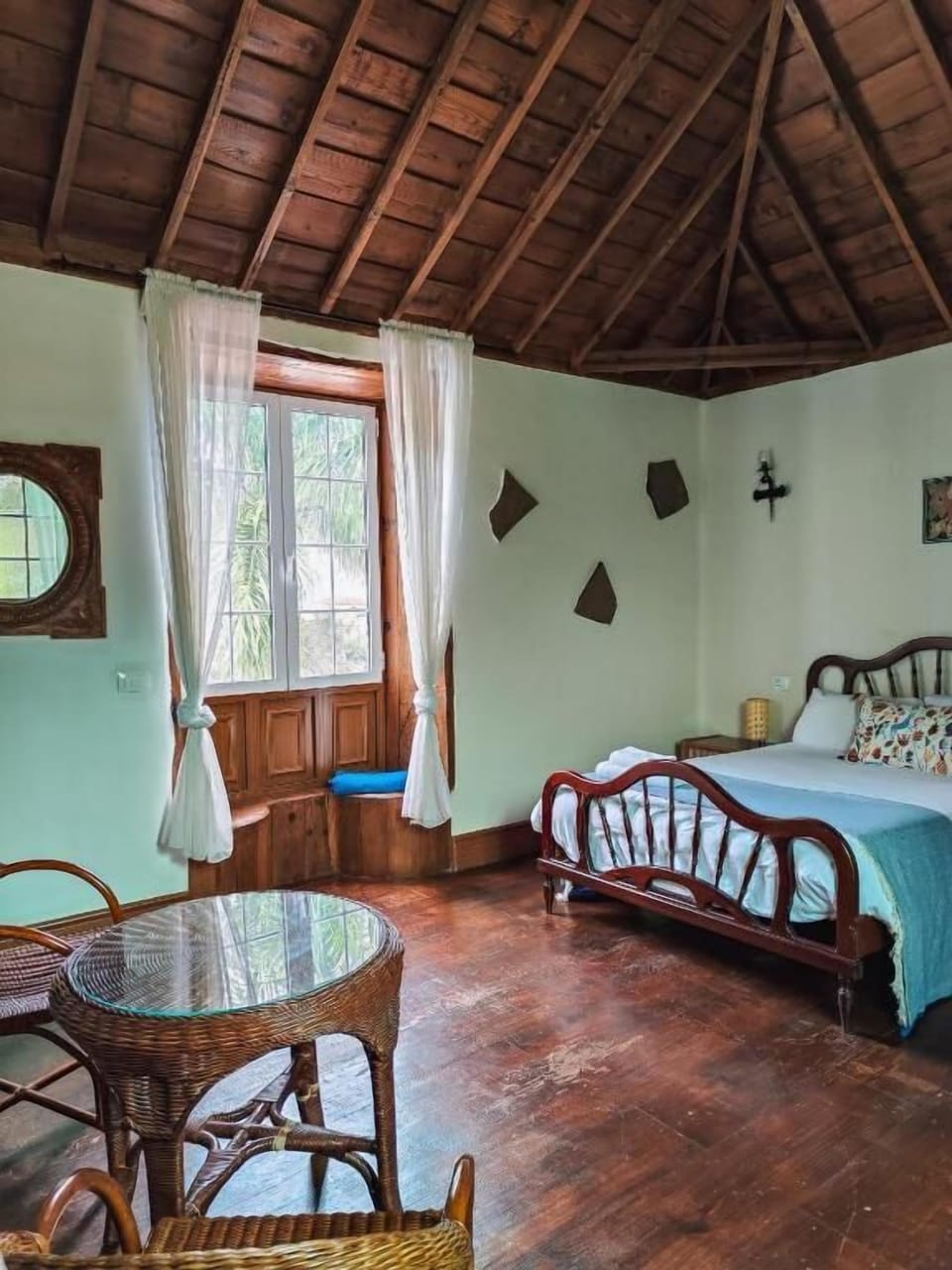 Apartment, 2 Bedrooms, Private Bathroom, Mountain View | Interior