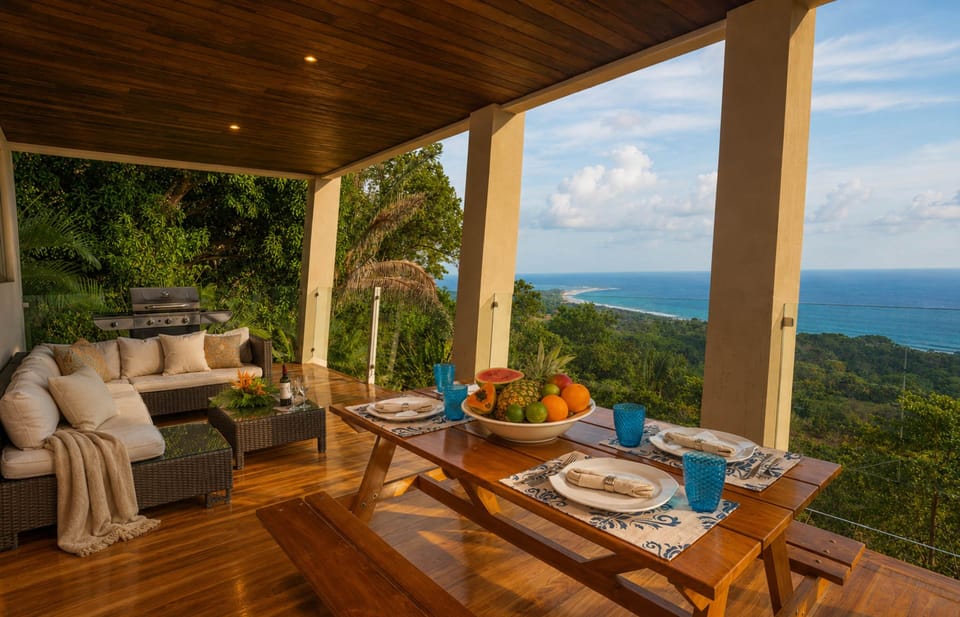 Cozy open-air living, tropical dining and breathtaking views across Costa Rica’s Pacific coast.