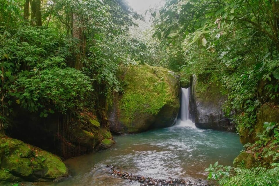 El Pavon waterfall 25 min from the villa.