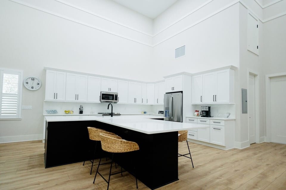 Spacious kitchen that`s perfect for entertaining.