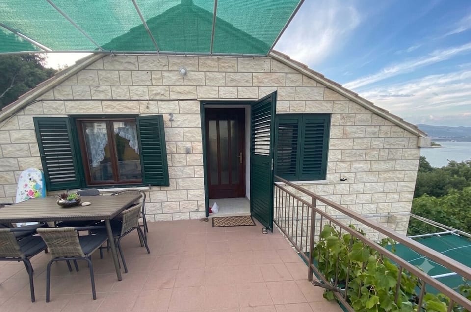 Apartment Duka Lumbarda - terrace - sea view