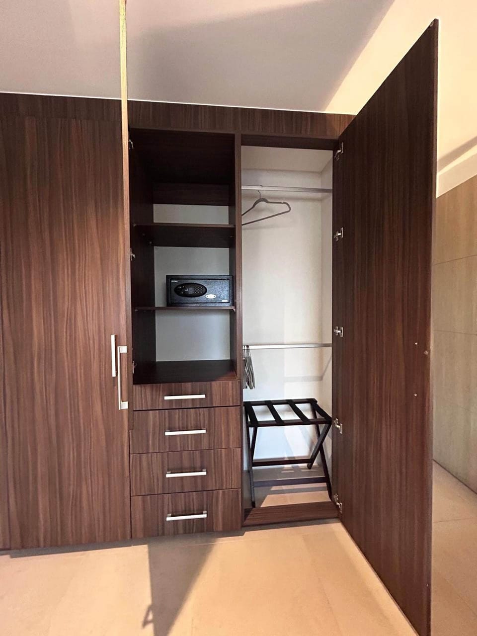 Deluxe Apartment, Balcony, Beach View | Down comforters, in-room safe, soundproofing, iron/ironing board