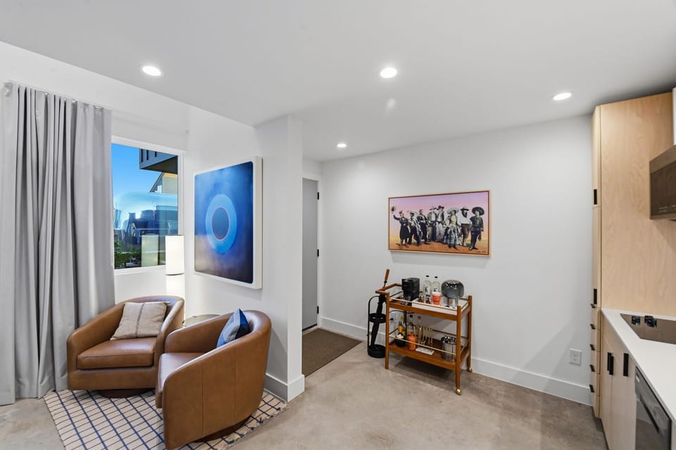A stylish living space with designer finishes and a smart TV for movie nights and game day. Plenty of room to spread out and settle in.
