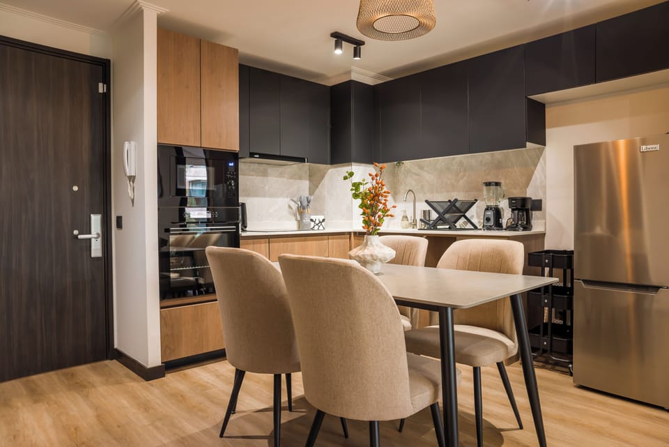 Family Apartment | Dining