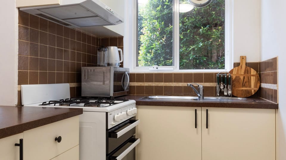 Functional kitchen with everything you need to prepare meals.