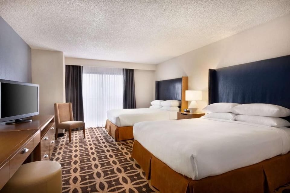 Family Double Room | In-room safe, desk, WiFi (free)