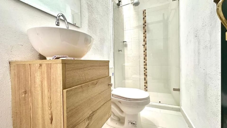 Family Loft | Bathroom | Shower, towels, soap, toilet paper