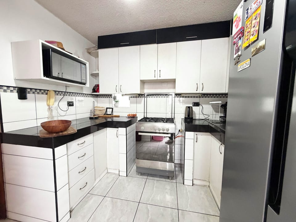Microwave, oven, stovetop, cookware/dishes/utensils