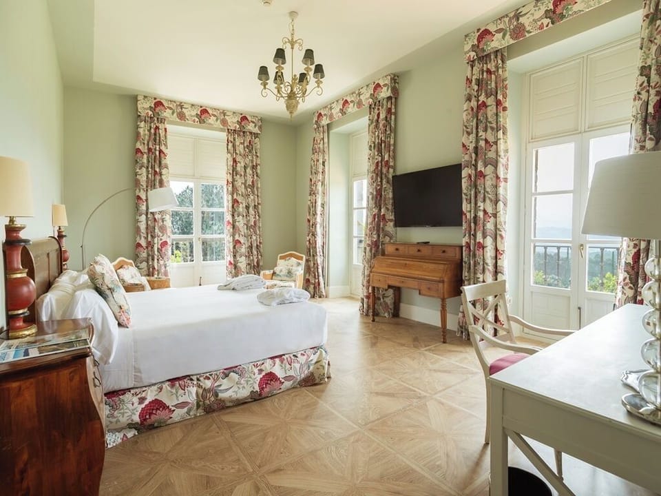 Grand Room | In-room safe, desk, blackout drapes, soundproofing
