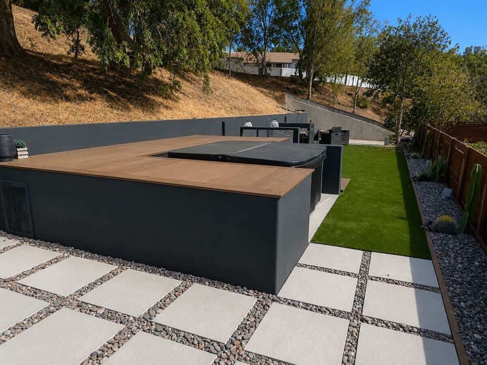 Private outdoor space with room to relax and enjoy the fresh air 🌿☀️🏡