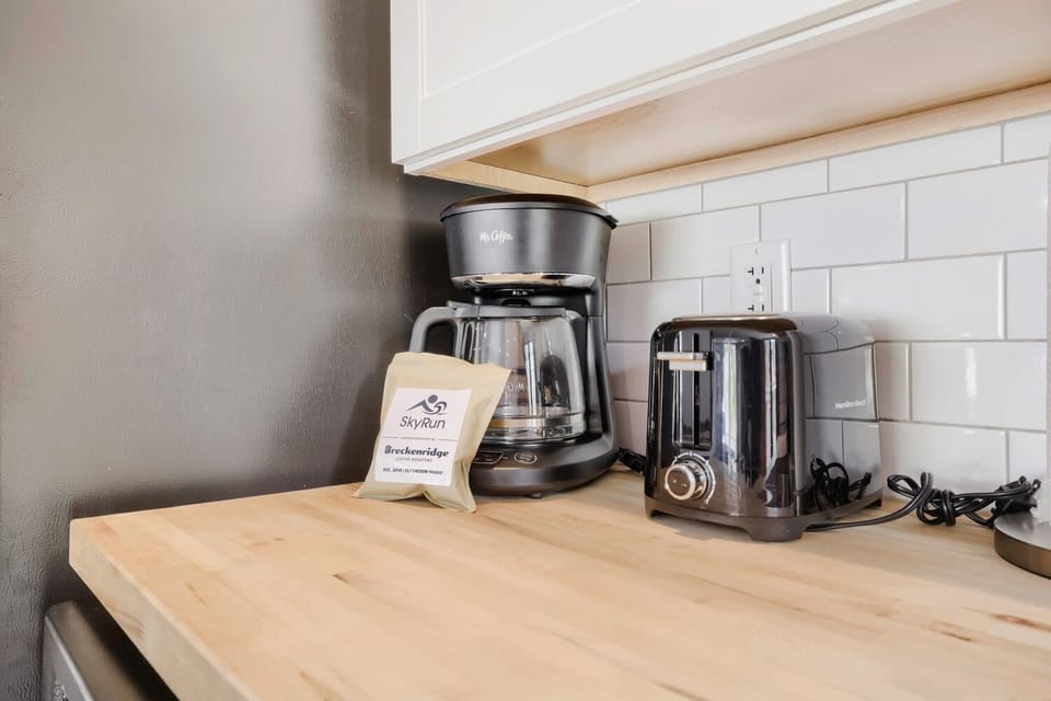 Condo, 2 Bedrooms | Coffee and/or coffee maker